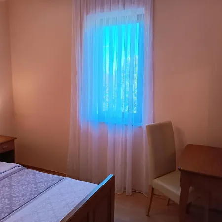 Ivicek 아파트 *