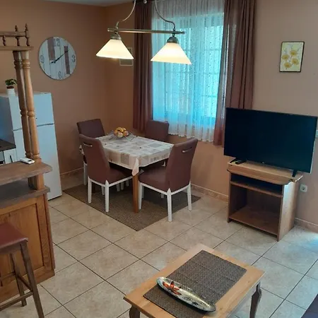 Ivicek Apartman *